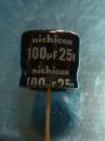 電解コンデンサ　25v　100uF　85℃　ニチコン